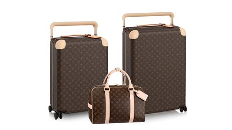 louis vuitton luggage at airport